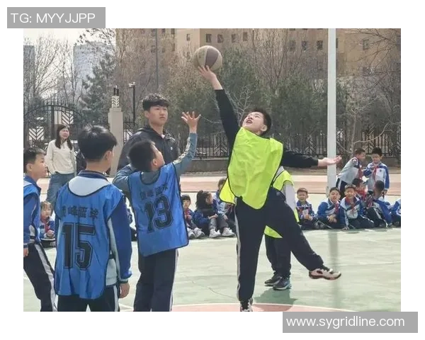 你拍一篮球的背后故事与成长历程探寻篮球运动的魅力与人生启示 你拍一篮球的背后故事与成长历程探寻篮球运动的魅力与人生启示